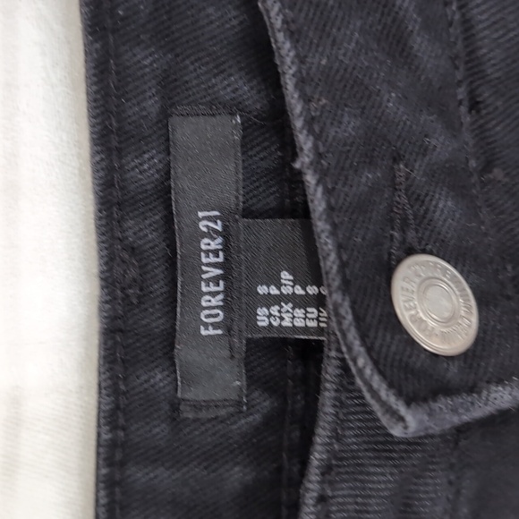 Forever 21 Black Denim Midrise Shortie Cut-off Shorts Size Small - Picture 2 of 5